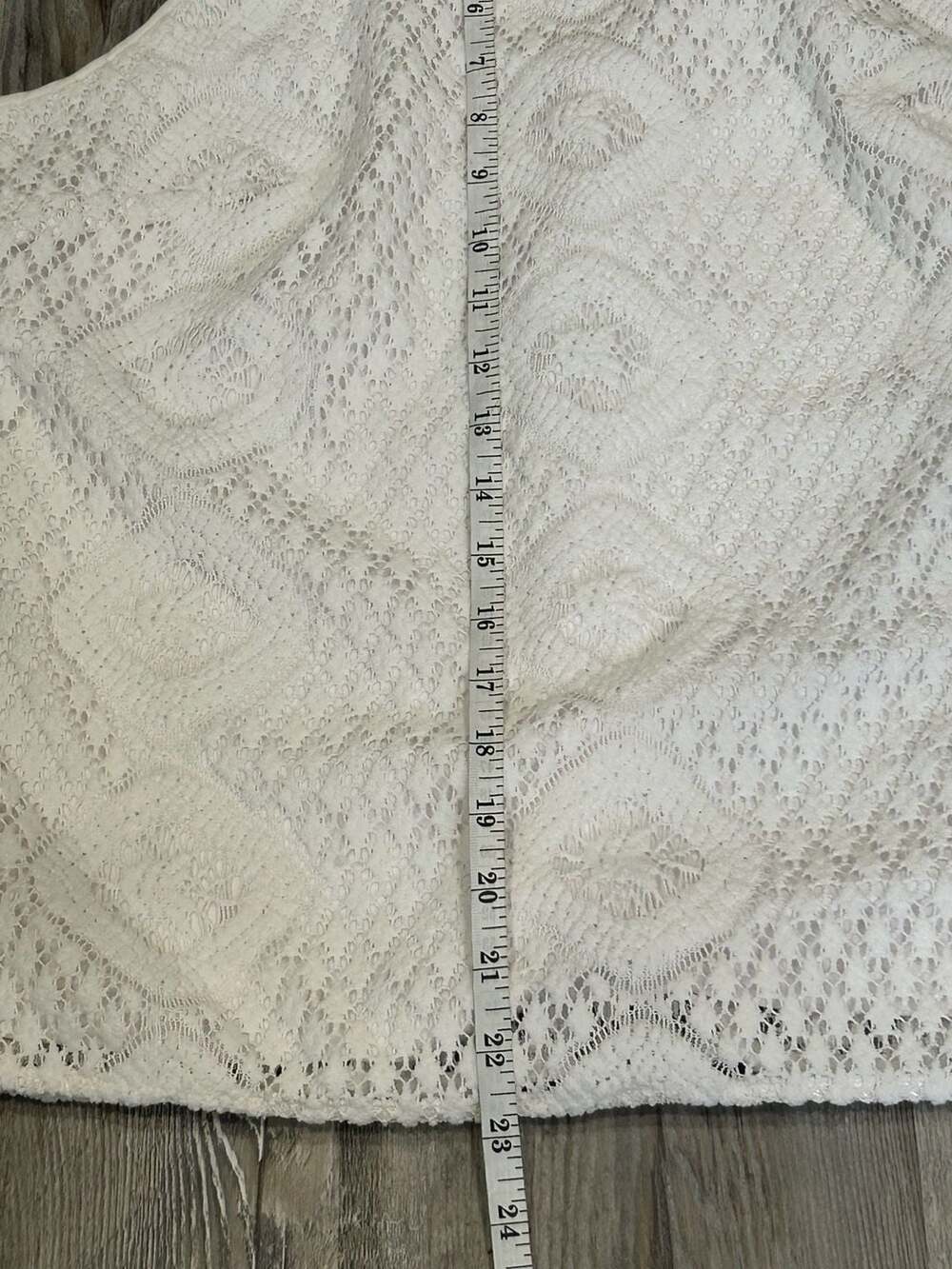 Lilly Pulitzer White Rayanne Crocheted Lace Halter Top Large - Picture 4 of 9
